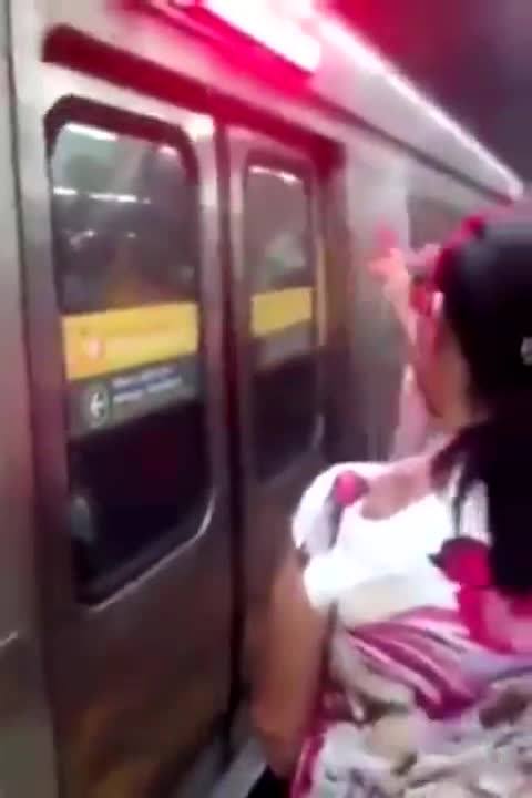 Порно В Метро Поезда