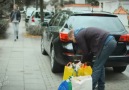 Kadın erkeğe yardım etmeye kalkarsa..